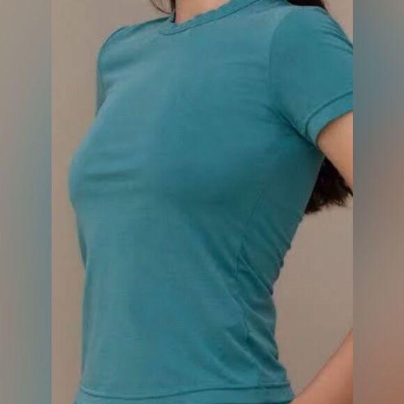 LeZe The Label teal/aquamarine short-sleeved, round neck blouse, size Small - Picture 1 of 9